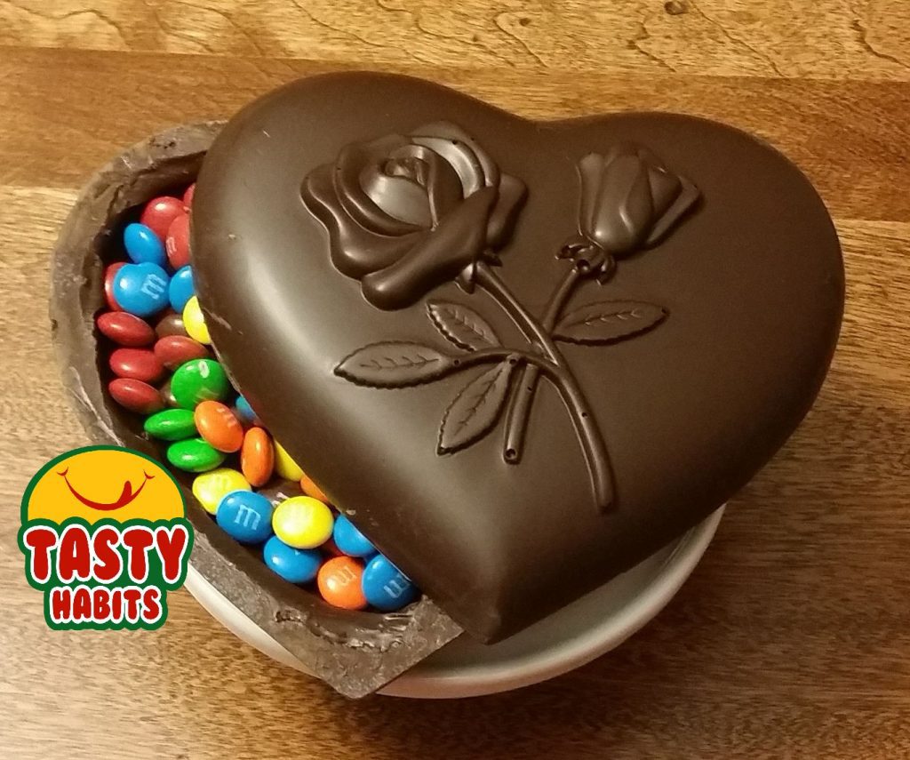 Chocolate Heart filled with M&Ms - Tasty Habits